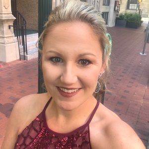 Meet your Posher, Marissa